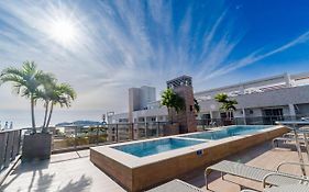 Porto Madero - Apartamento em Condo com Piscina